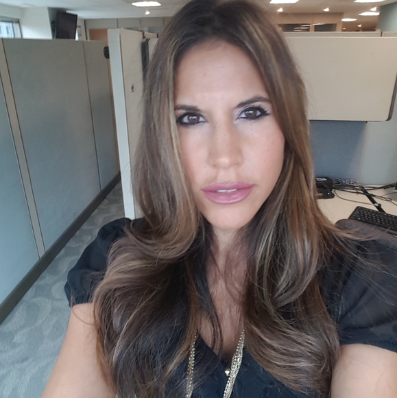 Meet your Posher, Mercedes - Picture 3 of 4